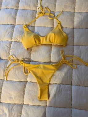 Yellow Tie-String Bikini Set — Women’s Two-Piece Swimwear